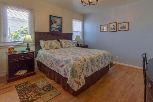 Seaside Family Retreat image 10