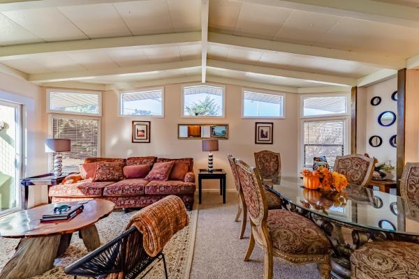 Five Bedroom Holiday Home